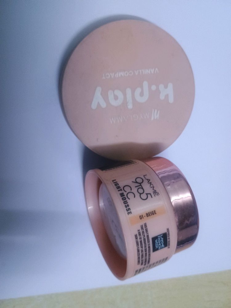 Lakme 9 to 5 light mousse Foundation With Compact