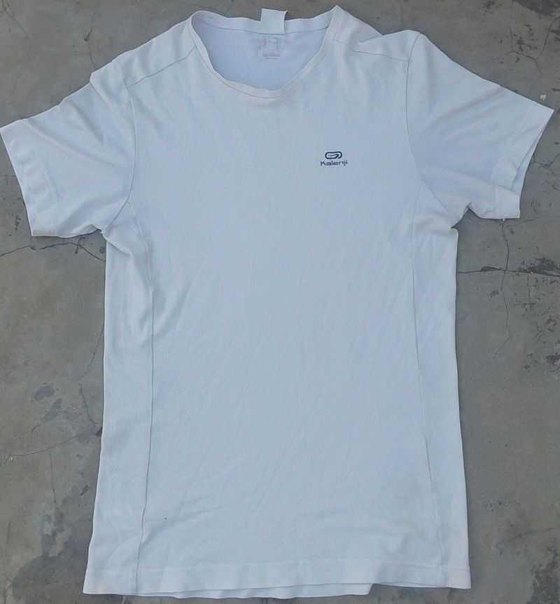 A Beautiful White Premium Slivless T-SHIRT