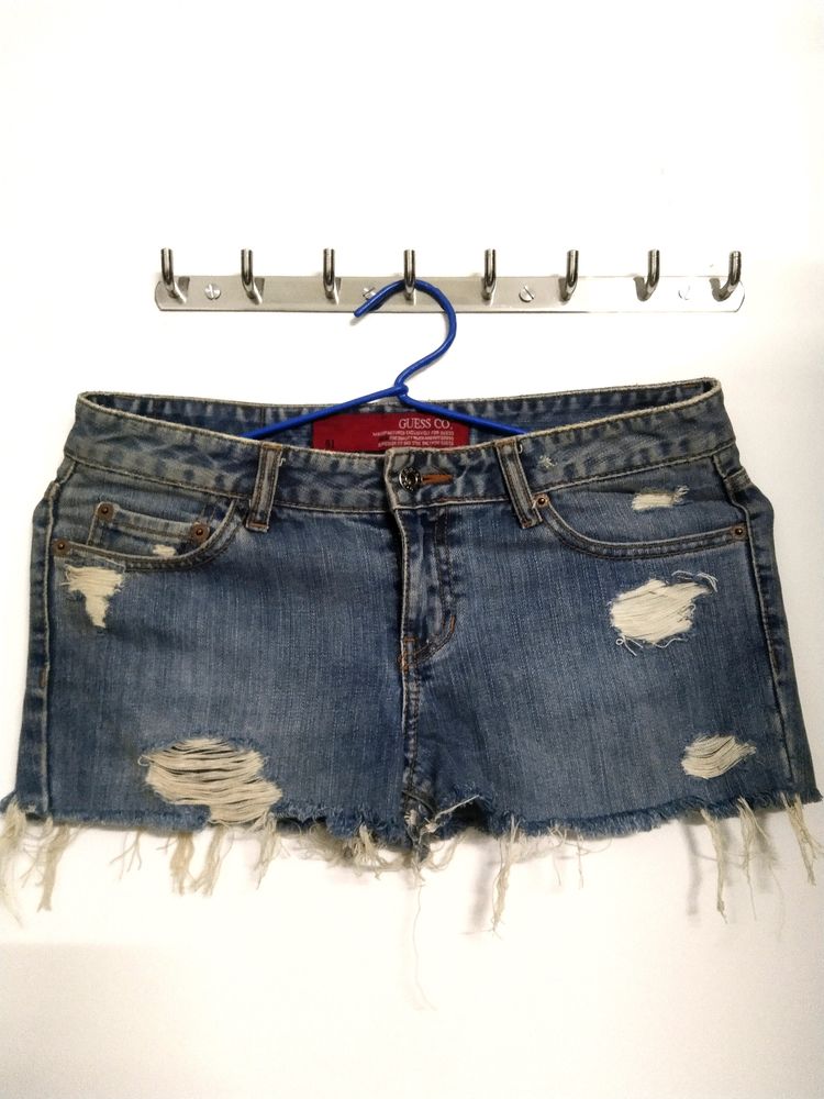 Guess Co. Denim Shorts In Size 26