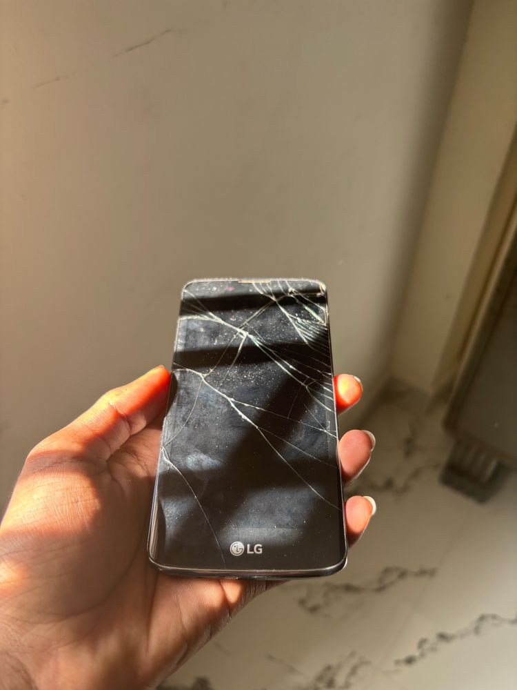 LG K7 Phone