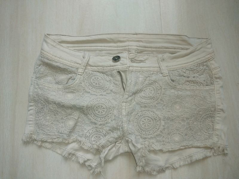 Khaki Lace Detailed Shorts