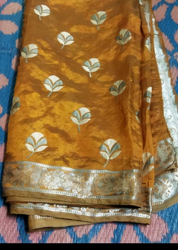 Beautiful saree With Sliver Design