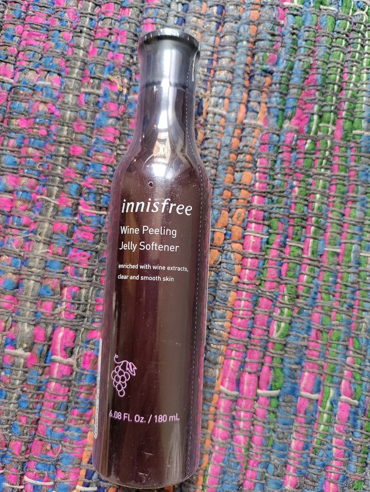 Innisfree wine peeling jeelly