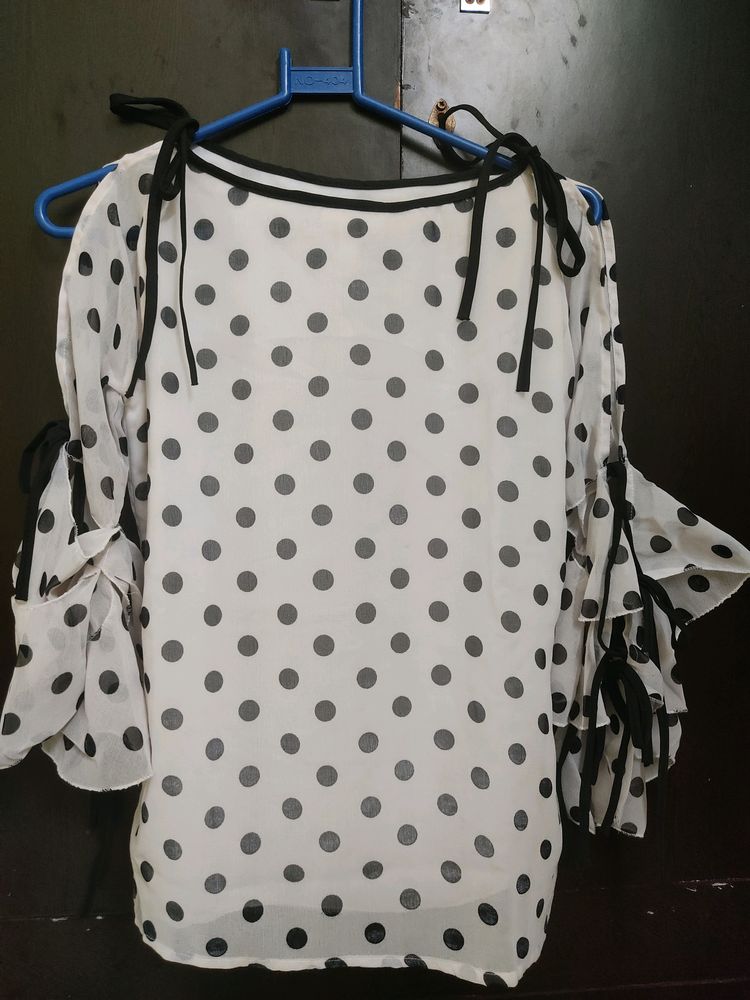 Retro Style Black And White Top