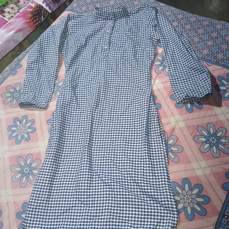 Unused Pretty Check Straight Kurti