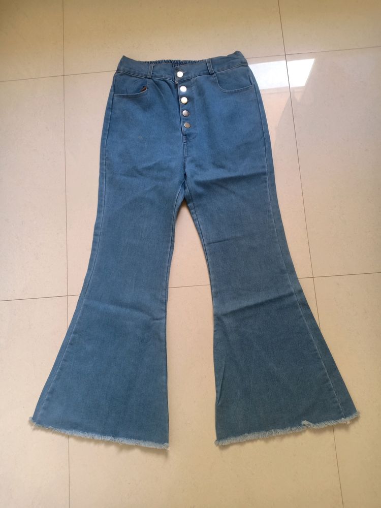 Woman's Flared Jeans