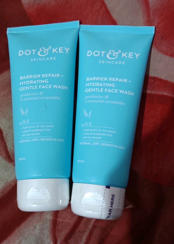 Dot & Key Facewash