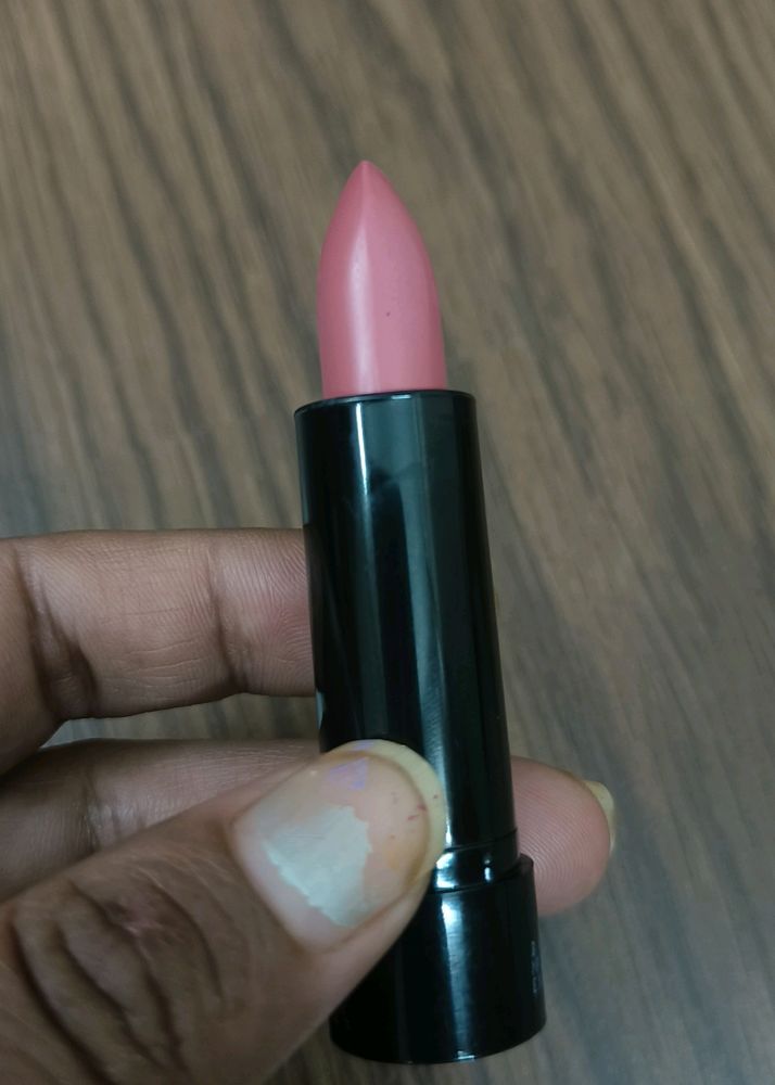 Oriflame On Colour Blush Rose Shade Lipstick