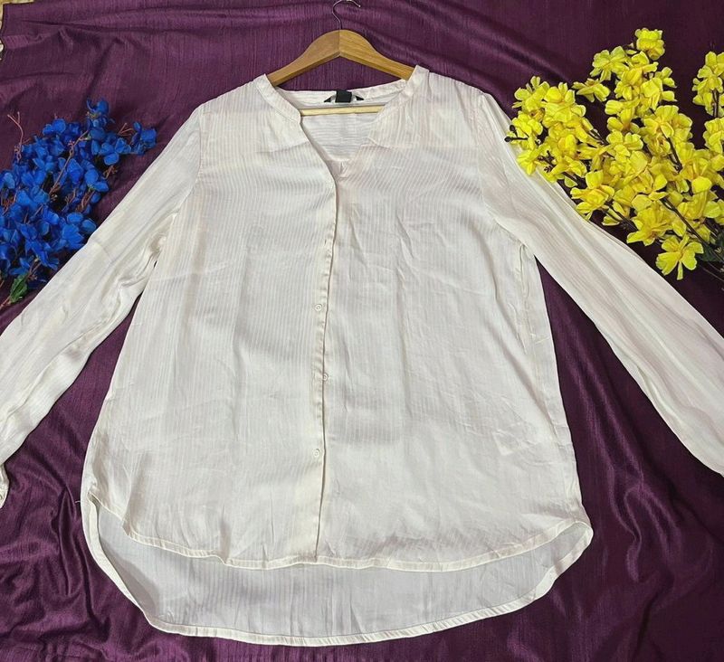 H&M lining off white soft high low shirt