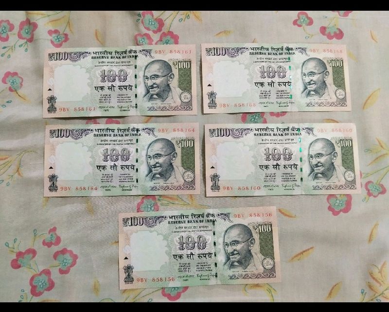 Five Pieces Old 100 Rupee Notes