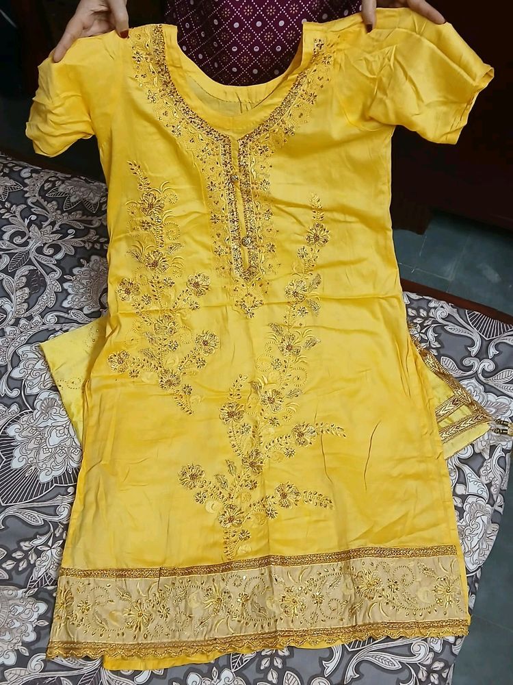 Yellow Suit Set With Dupatta 💫