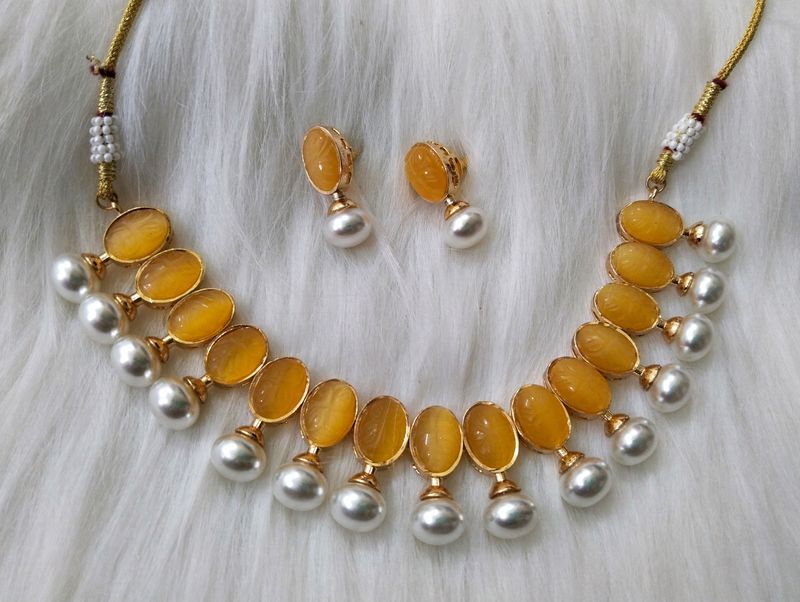 Premium Pearl Necklace Set