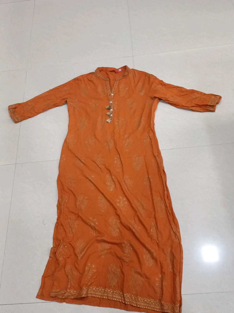 Orange Kurti White Black pants L Size