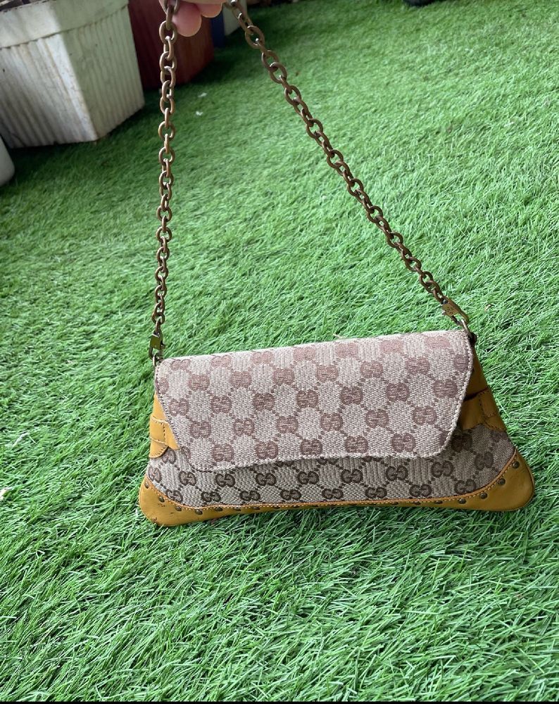 Reduce Price Authentic Gucci Brand Clutch