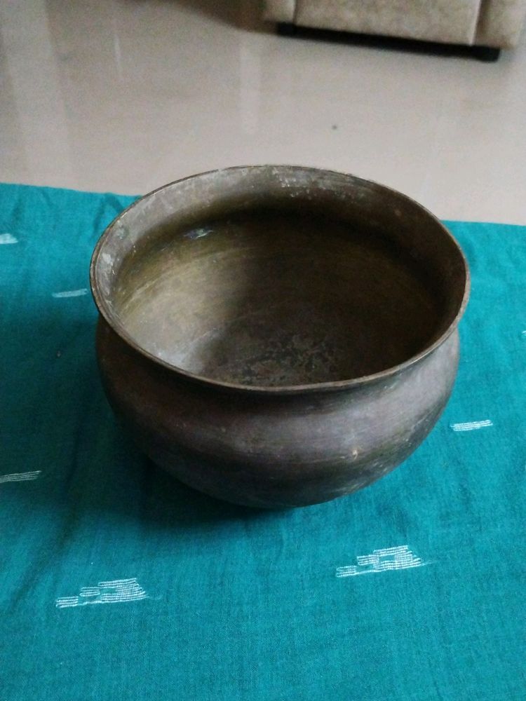 40 Years Old Antique Vessel