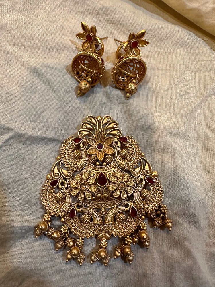 Mangalsutra Pendent With Earring