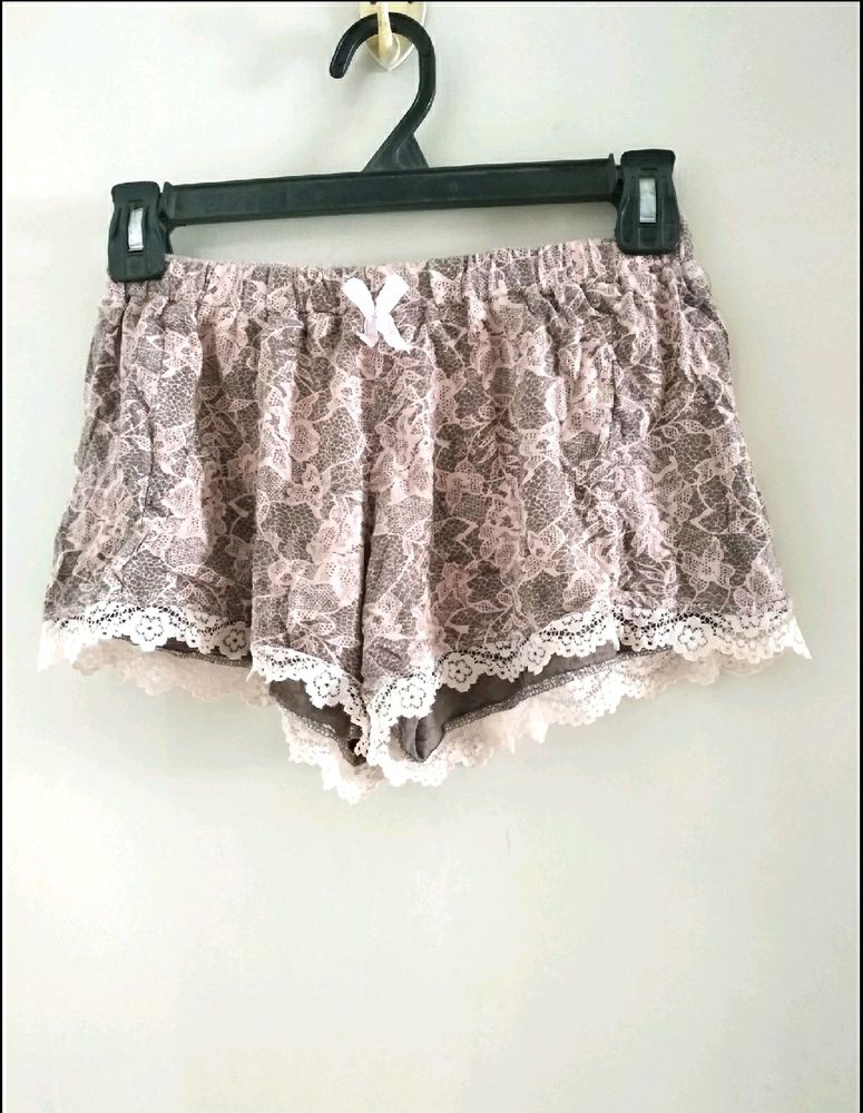 Beautiful Short With Nice Lace Detailing