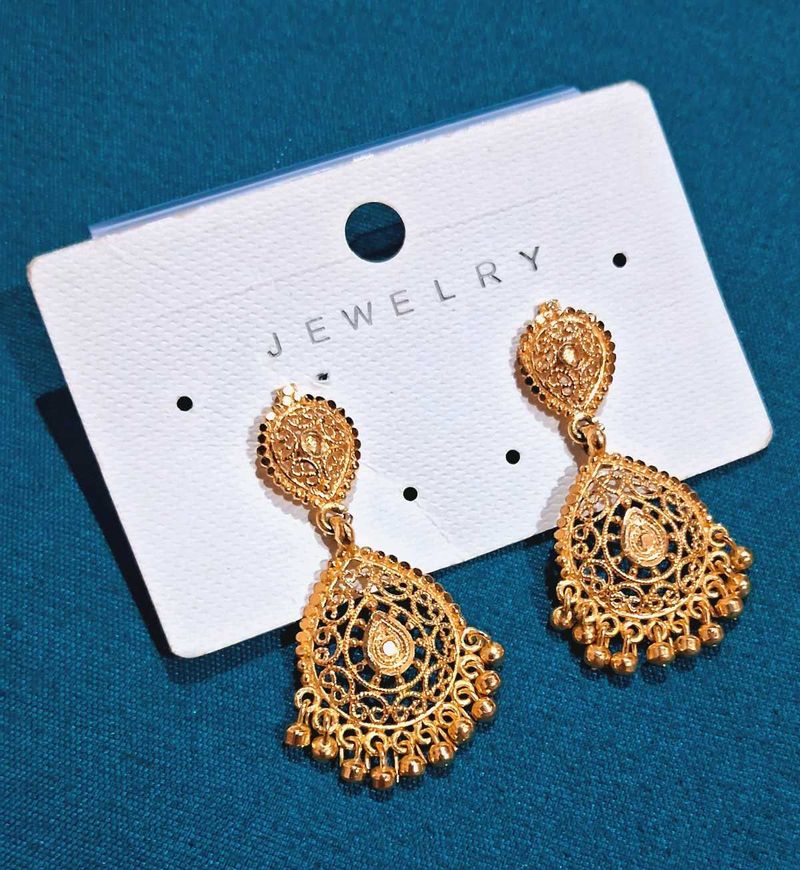 Beautiful Rold Gold Earrings ✨