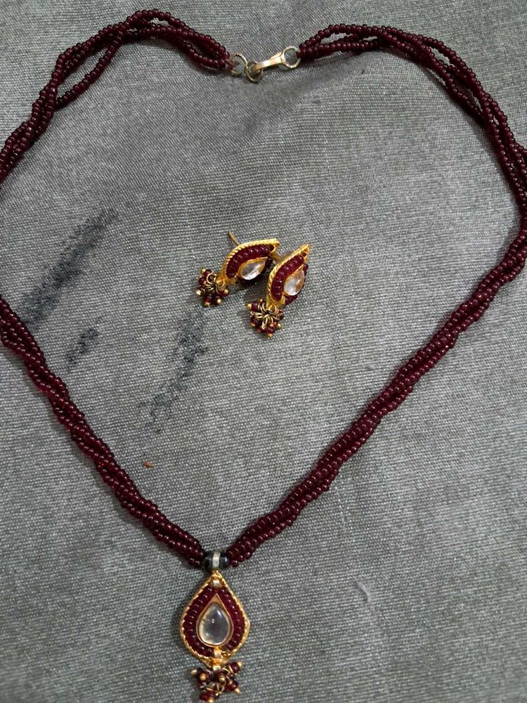 Sale On: Maroon: Earring and Necklace Set