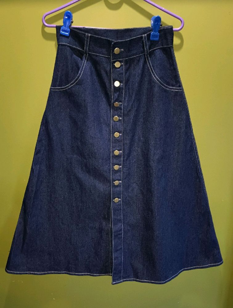 Buttoned A-line Maxi Denim Skirt