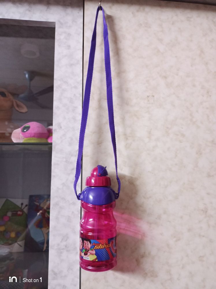 Sipper Water Bottle With Straw For Kids .