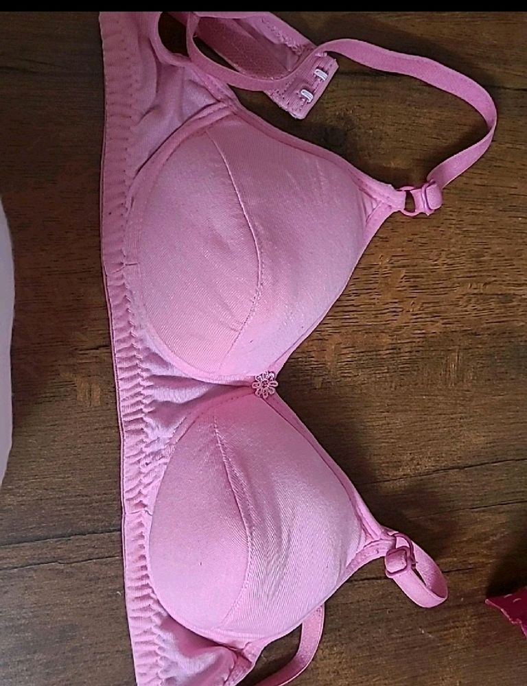 New unused light pink padded bra(28 no)