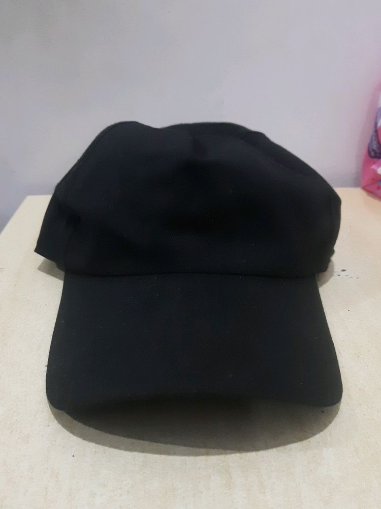 Sporty Black Cap