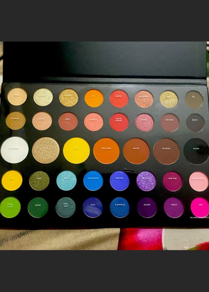 Morphe X James Charles eye shadowPalette