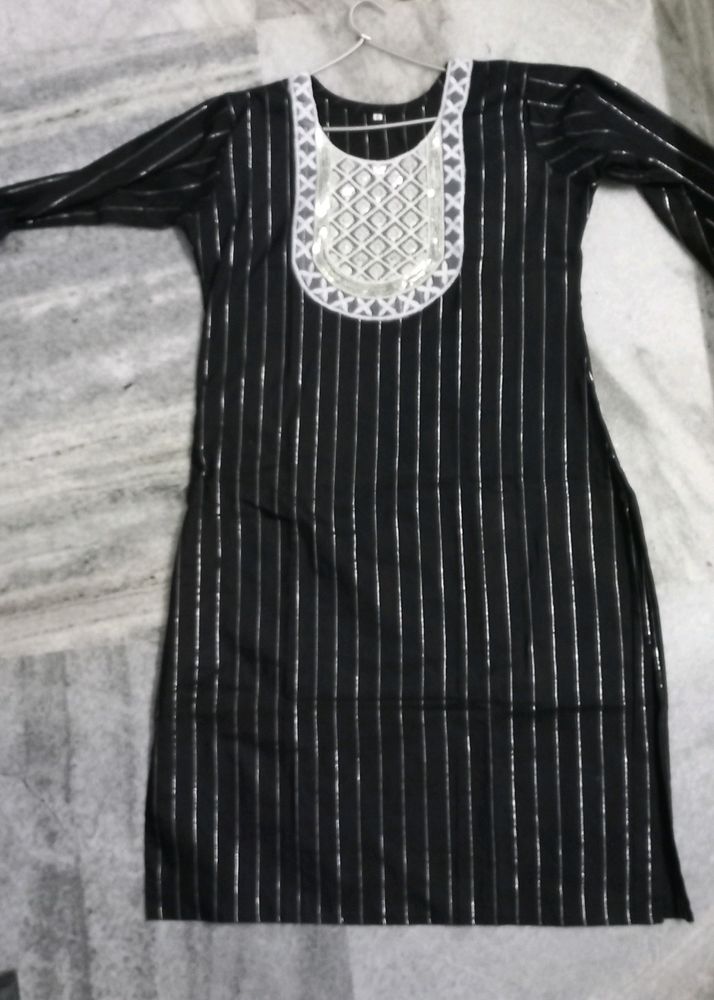 Black embroidery kurti