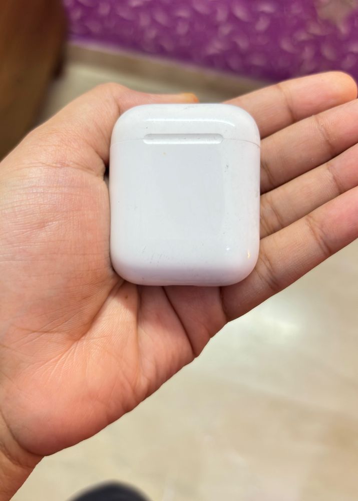 Original Apple Airpods (1st Gen)