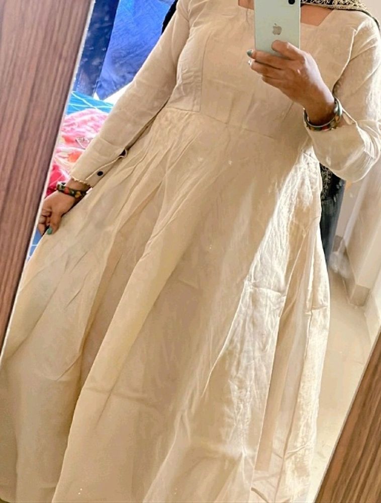 Gown With Dupatta Soft Febric No Flaws Like New