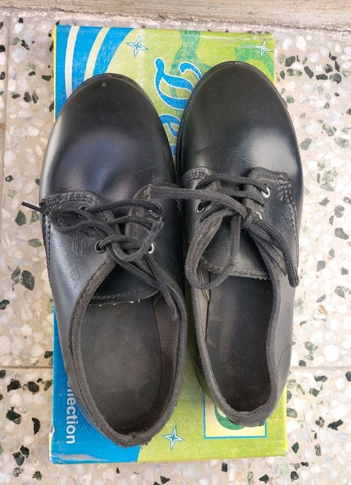 School Black Shoes