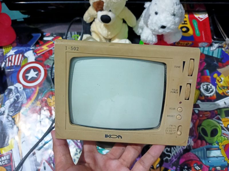 VINTAGE MINI TELEVISION