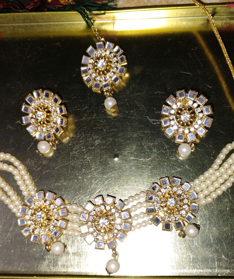 Best Necklace Set For Festive Season