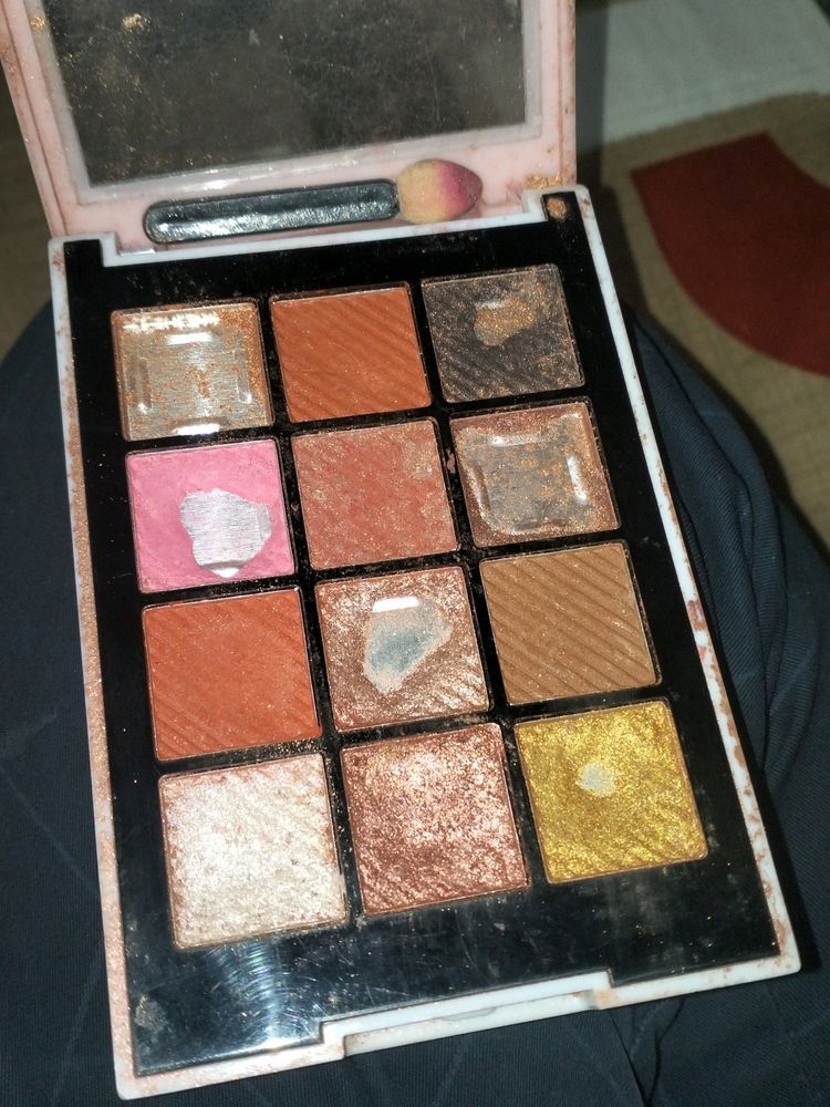 Used Eye Shadow Palette