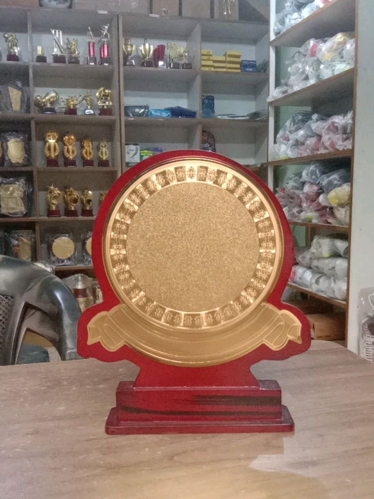 Round Trophy