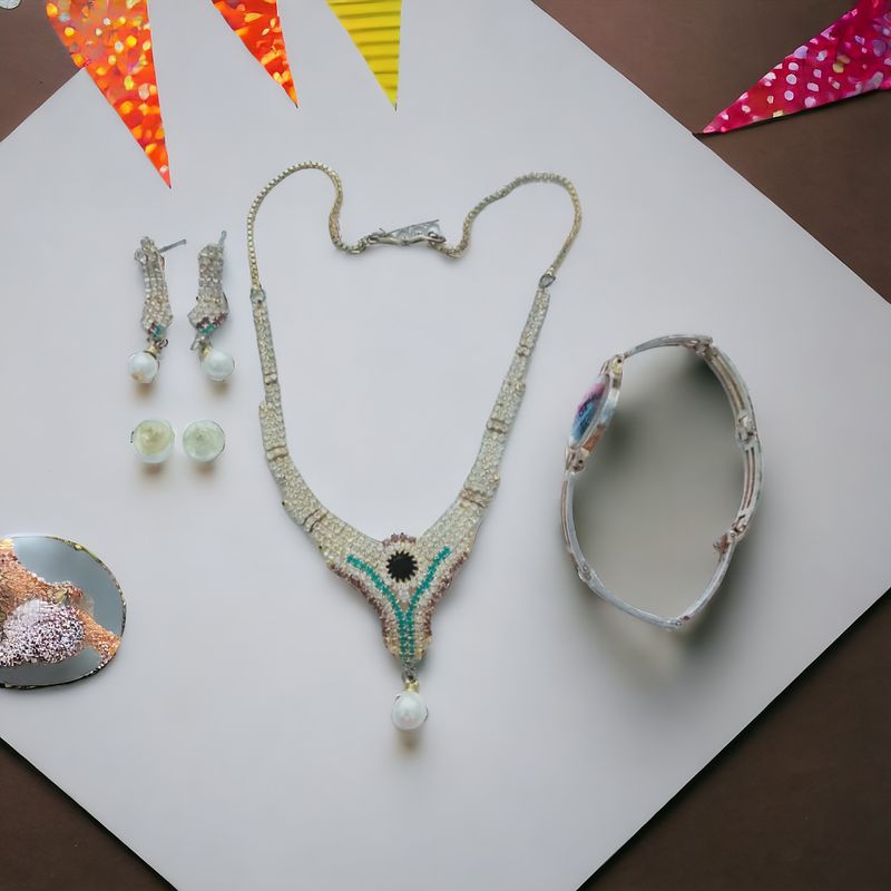 Jewellery Set With The Free Bracelet