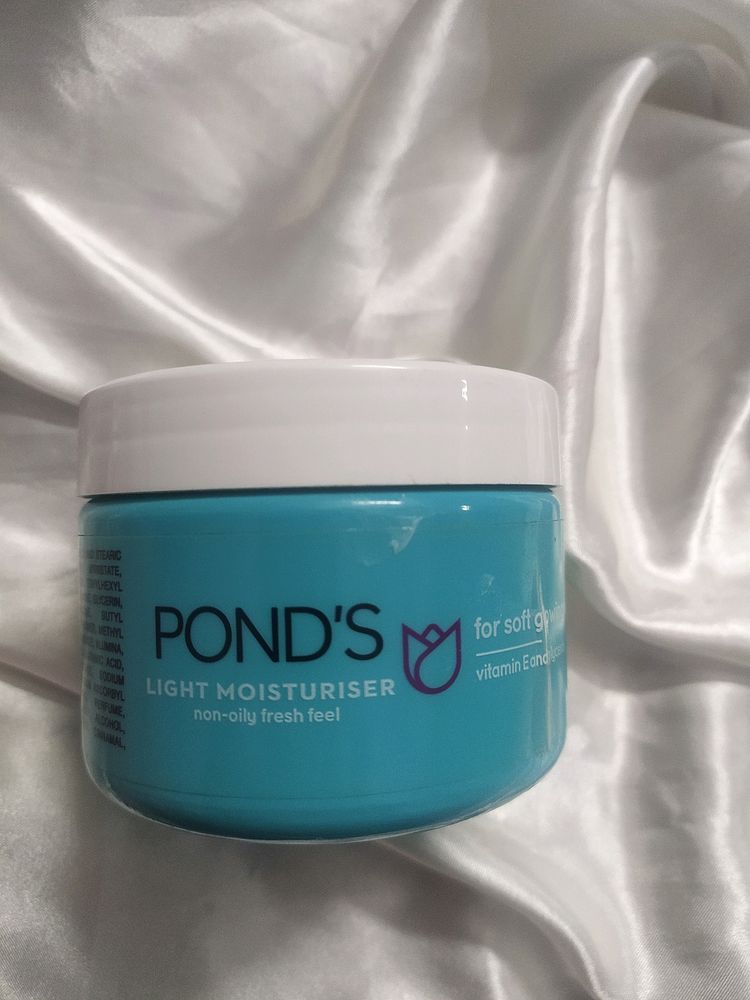 Ponds Light Moisturiser..