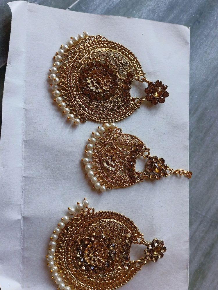 Earrings With Maang Teeka