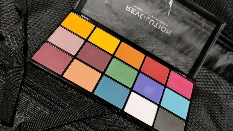 Makeup Revolution London Eyeshadow Palette