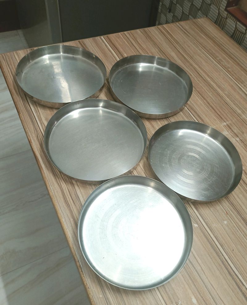 Thali( 3 Big And 2 Small)