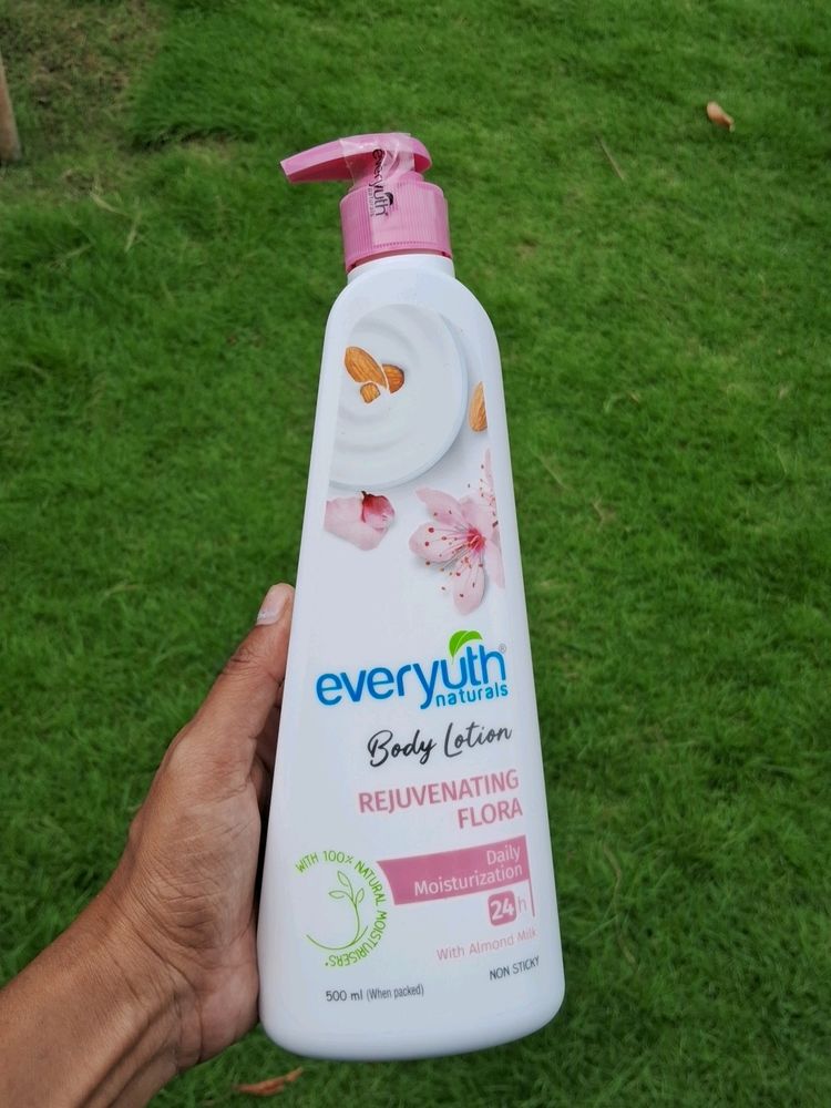 Everyuth Naturals Body Lotion