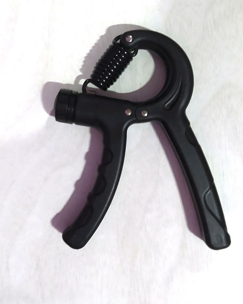 Black Hand Gripper (60kg Tolerance)