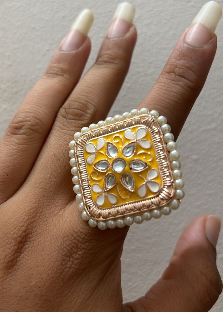 Yellow Kundan Pearl Pattern Statement Ring