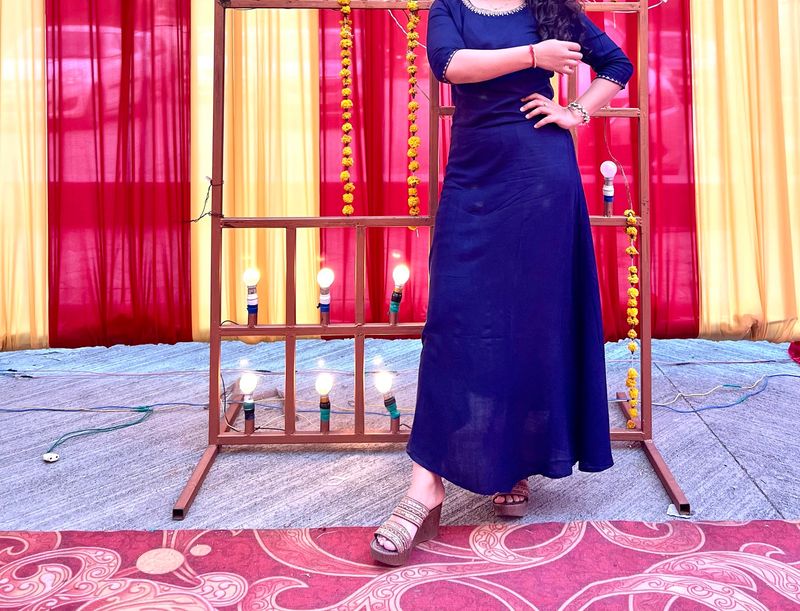 NAVY BLUE KURTI WITH GOLDEN DUPATTA