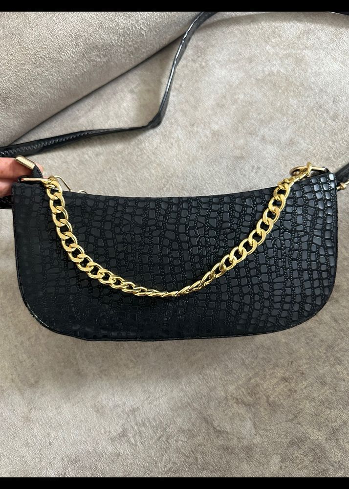 Black Chic Sling Bag