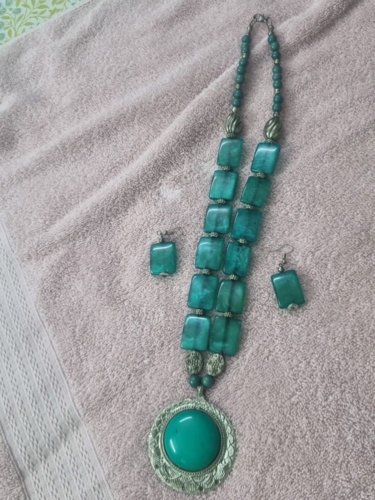 Turquoise Blue Necklace With Matching Earrings