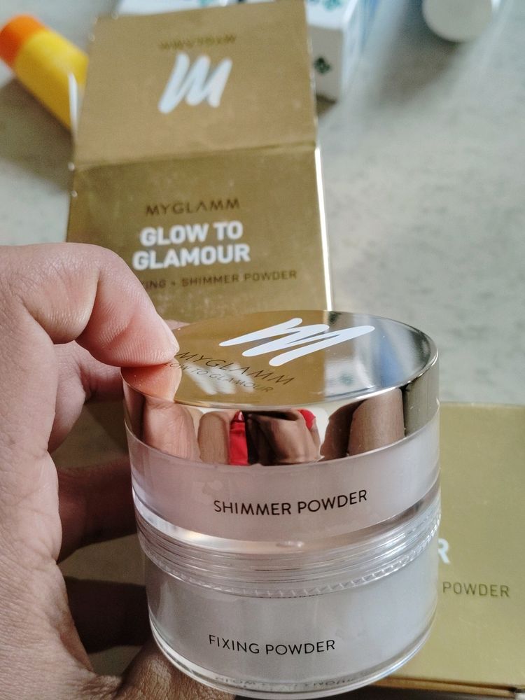 Myglamm Glow2Glamor 2 In 1 Fixing + Shimmer Powder