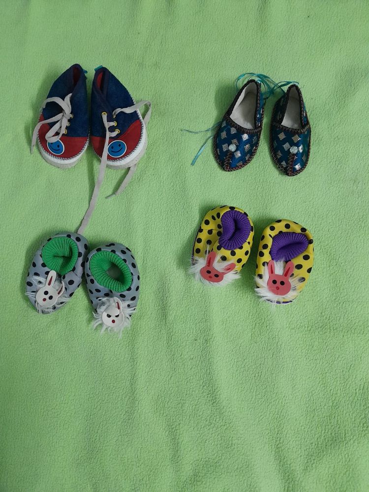 Pack Of 4 Infant Booties