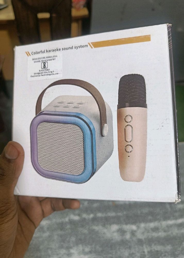 WIRELESS  BLUETOOTH SPEAKERWIRELESS KARAOK